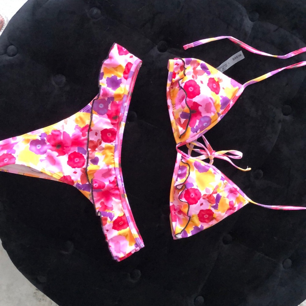 Extra cheeky bikini!! Never worn!